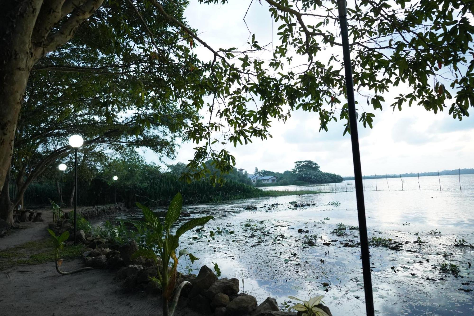 Lake Resort Bolgoda Wadduwa Exterior photo
